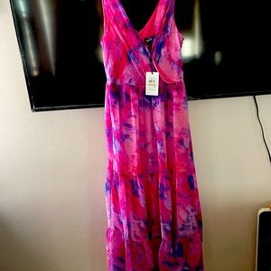 Beautiful dress, long comfy and nice brightly colors